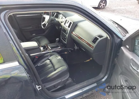 2008 Chrysler 300C Hemi z USA, uszkodzony, nr VIN 2C3KA63H88H139900